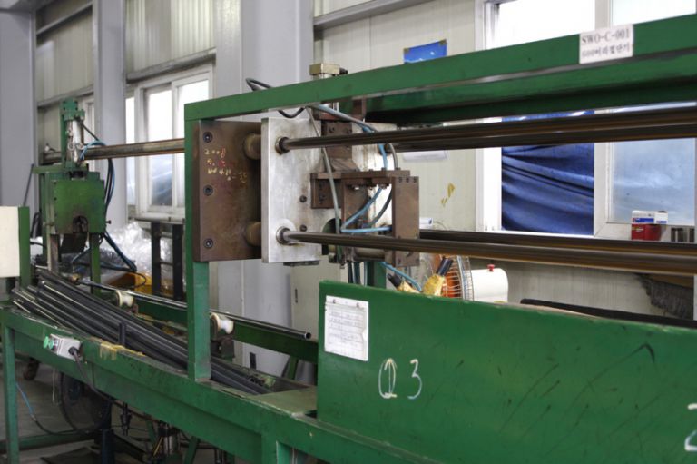 Cutting machine for tube